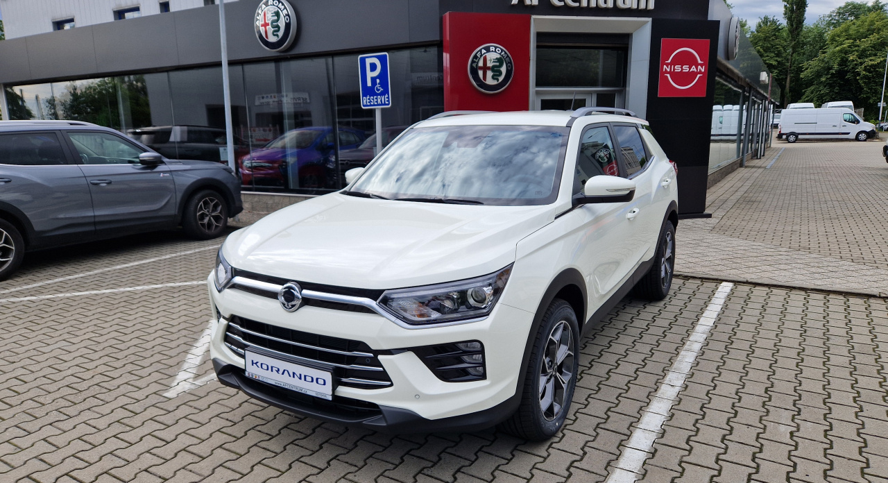 Korando STYLE+ 2WD AT (WAA) EBG