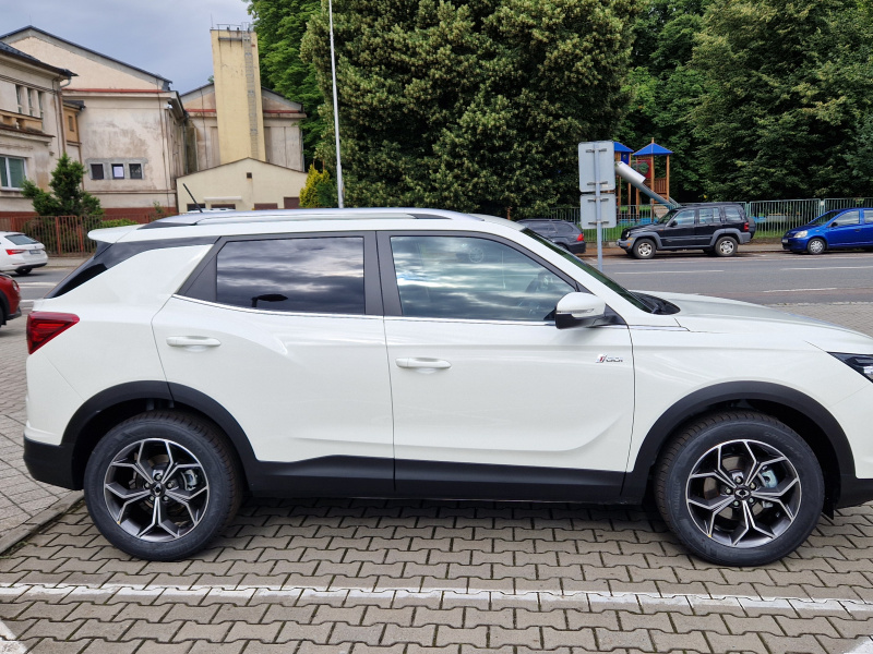 Korando STYLE+ 2WD AT (WAA) EBG
