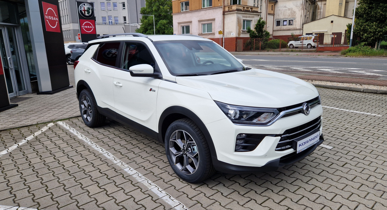 Korando STYLE+ 2WD AT (WAA) EBG
