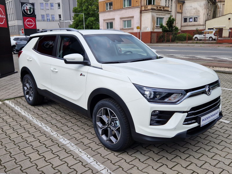 Korando STYLE+ 2WD AT (WAA) EBG