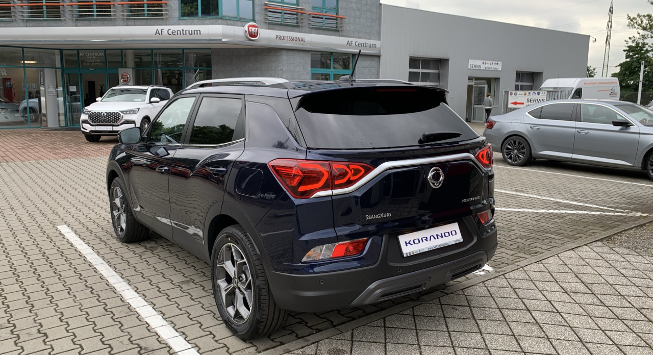 Korando STYLE+ 2WD AT (BAS) EBG