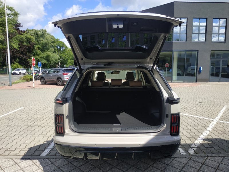 KGM Actyon PREMIUM 2WD AT EBL
