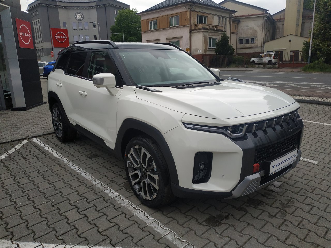 Torres PREMIUM 4WD AT (2WA)