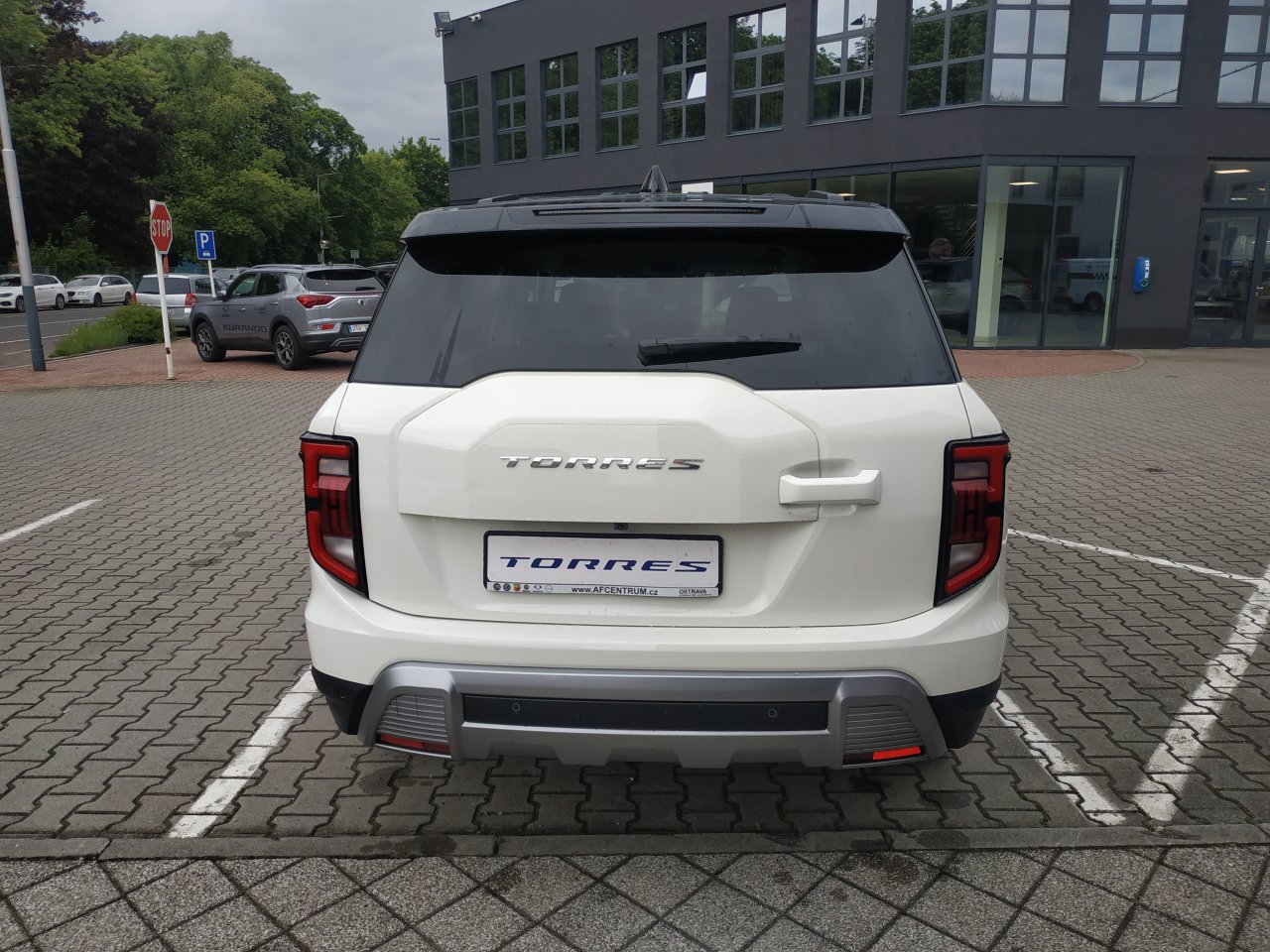 Torres PREMIUM 4WD AT (2WA)