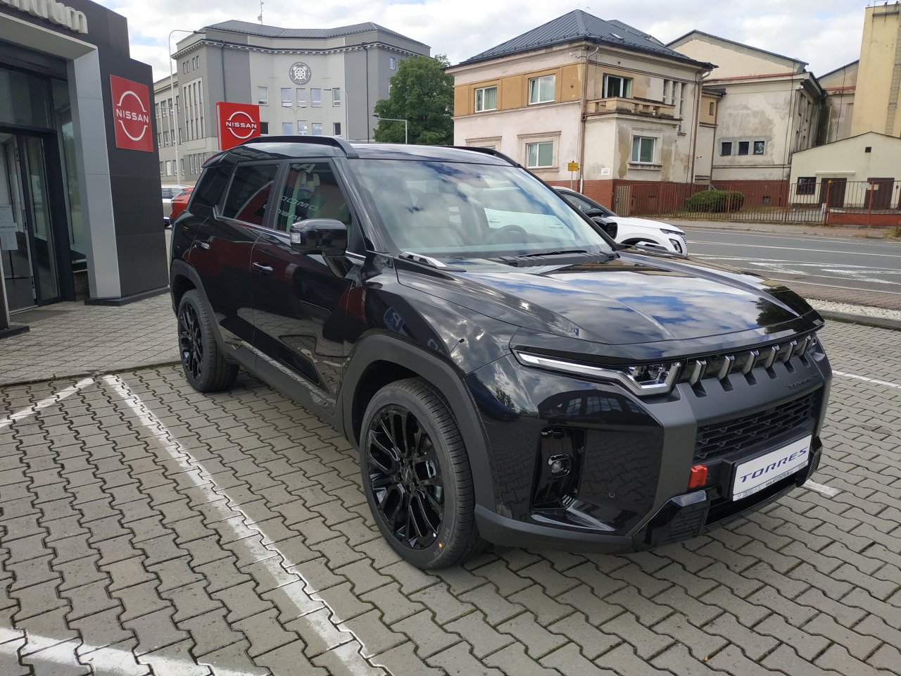 Torres Black Edition 2WD AT