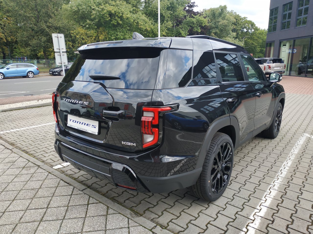 Torres Black Edition 2WD AT