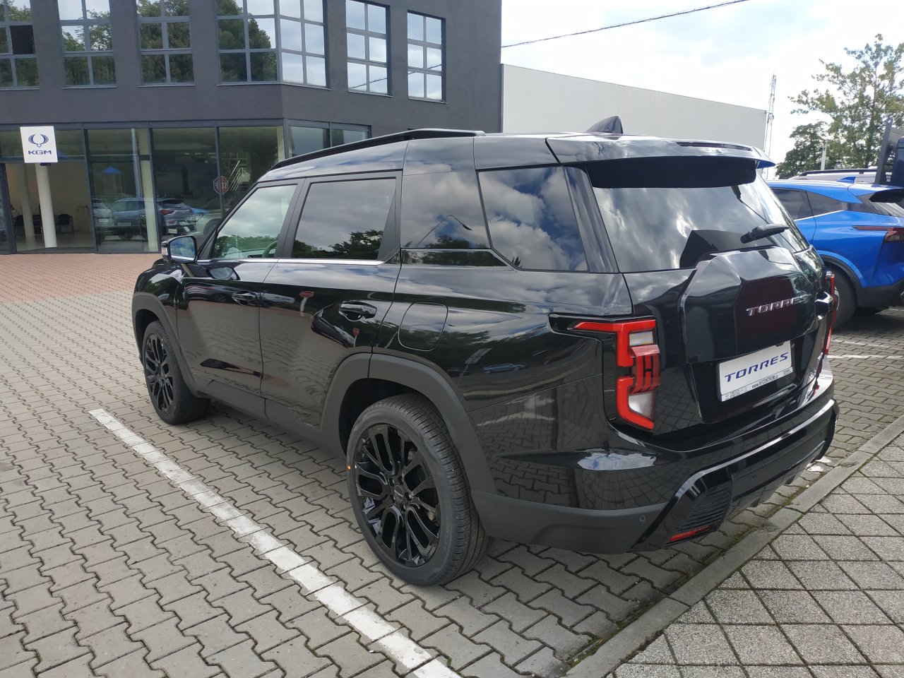 Torres Black Edition 2WD AT