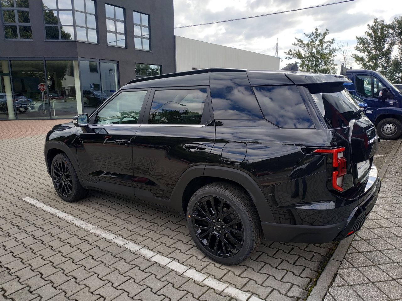 Torres Black Edition 2WD AT