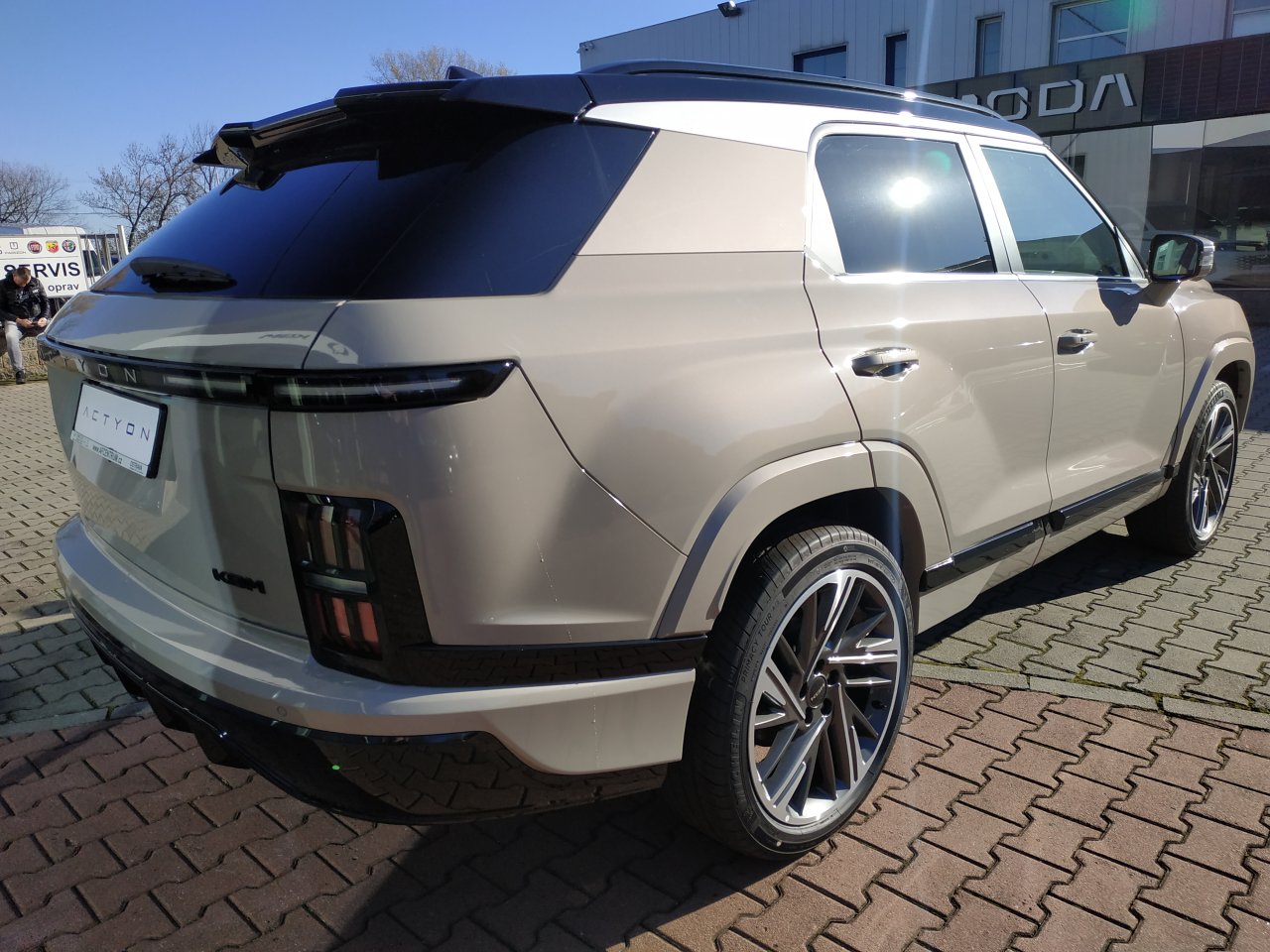 KGM Actyon PREMIUM 2WD AT EBL