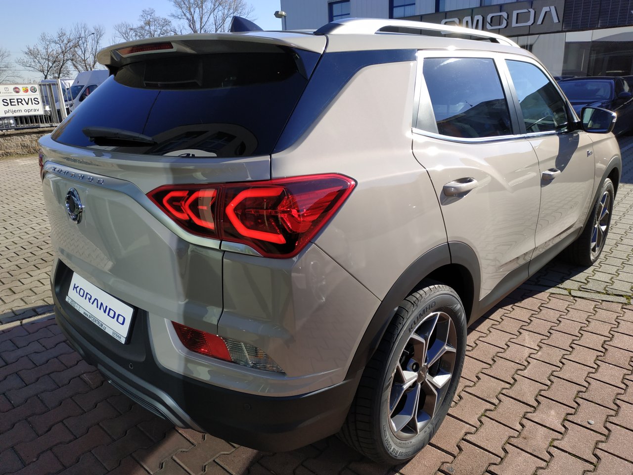 Korando STYLE+ 2WD MT (EBL) (D)