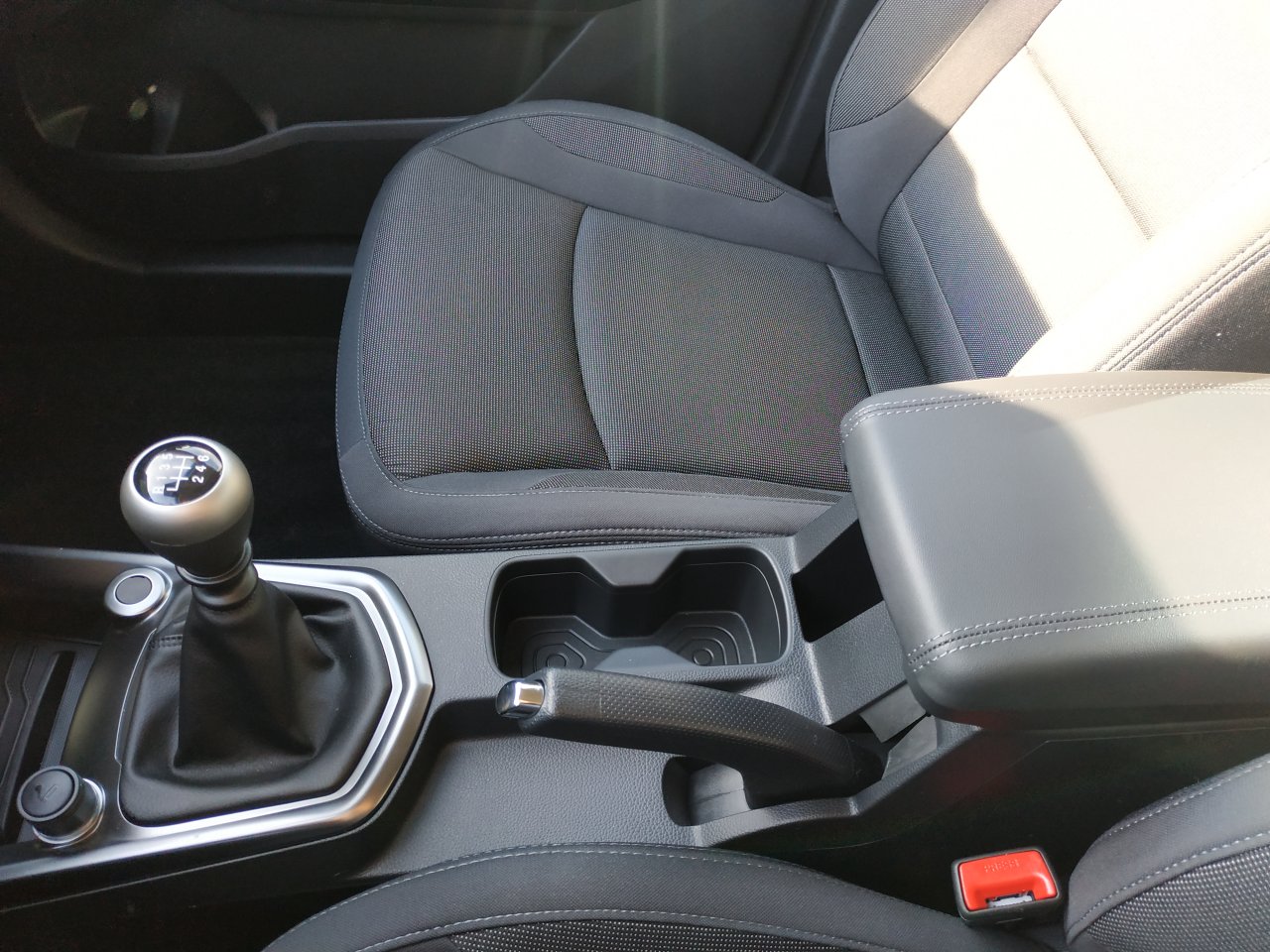 SsangYong Tivoli 2WD MT WAA