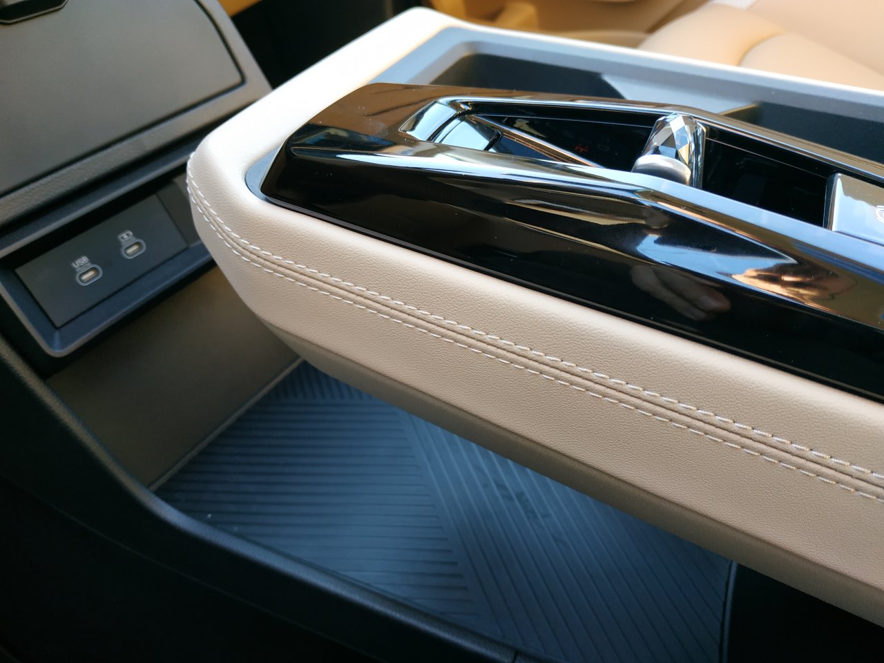 KGM Actyon PREMIUM 2WD AT (3334)