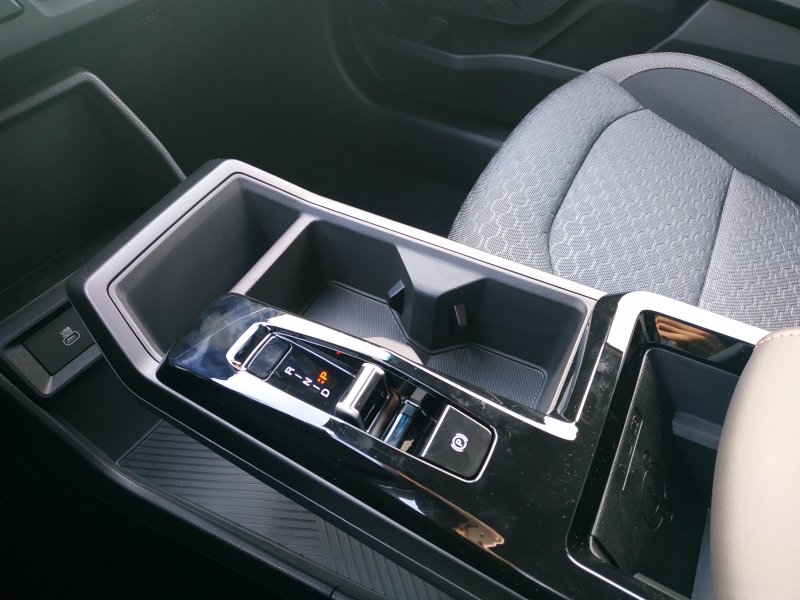 Torres CLUB+ 2WD AT (EBL)