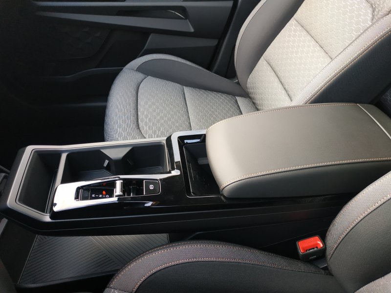 Torres CLUB+ 2WD AT (EBL)