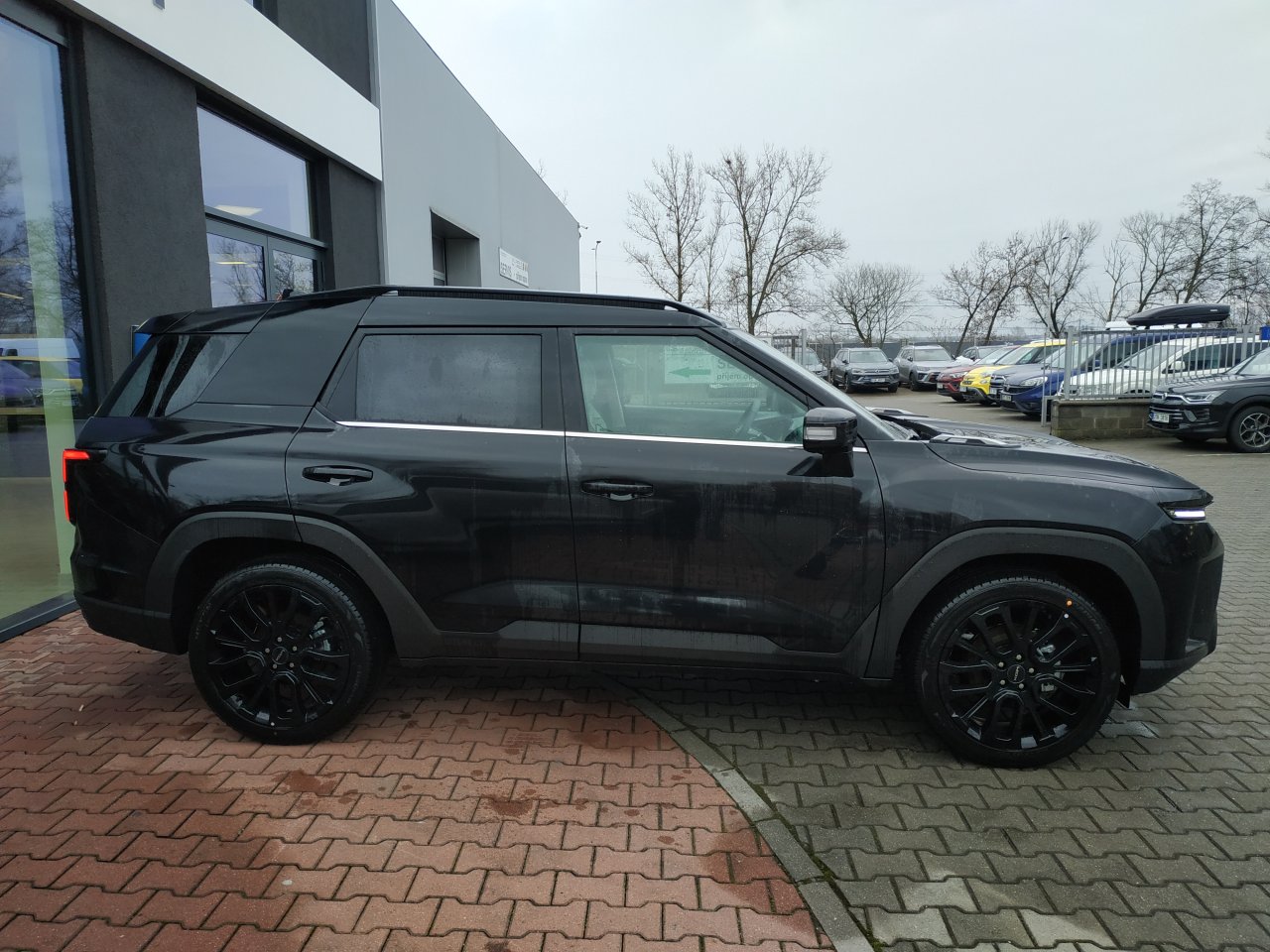 Torres STYLE Black Edition 4WD AT (LAK)