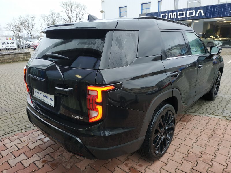 Torres STYLE Black Edition 4WD AT (LAK)