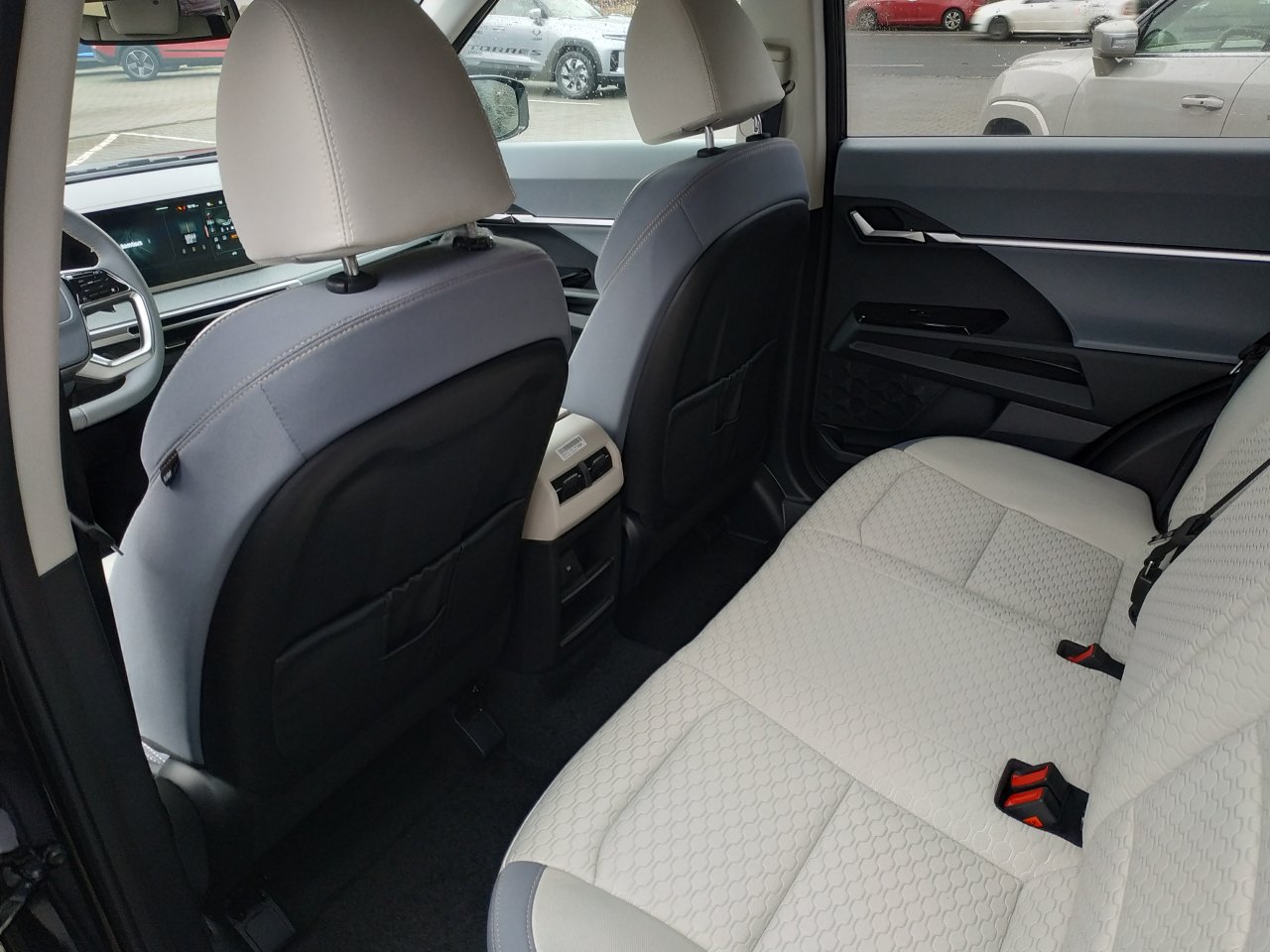 Torres STYLE Black Edition 4WD AT (LAK)