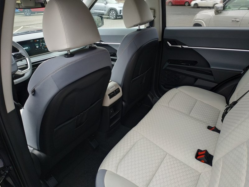 Torres STYLE Black Edition 4WD AT (LAK)