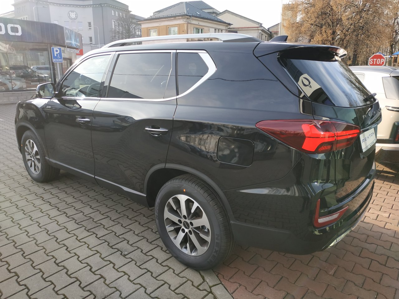REXTON 2.2 CLUB+ (LAK) 7 (8952)