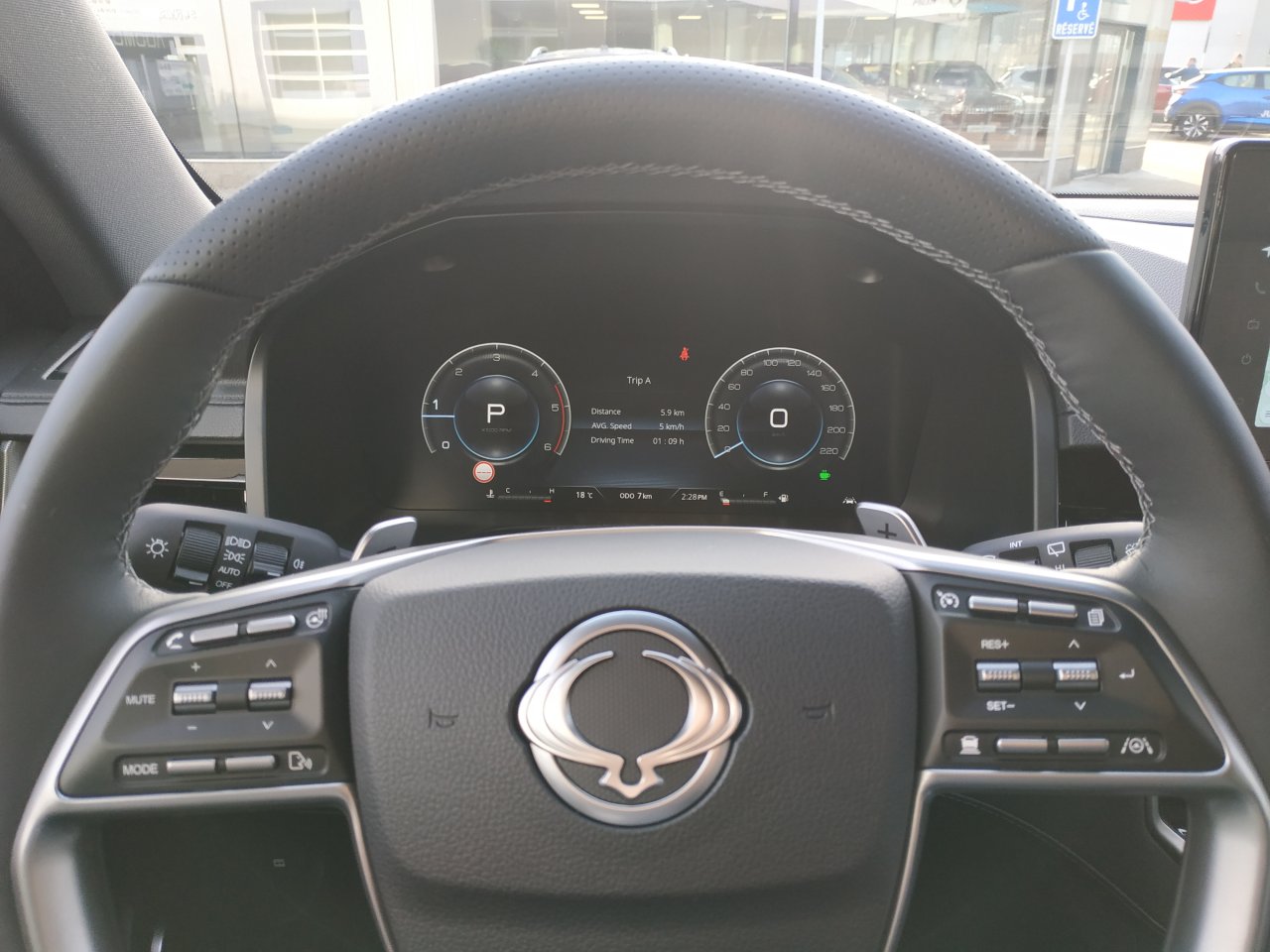 REXTON 2.2 CLUB+ (LAK) 7 (8952)