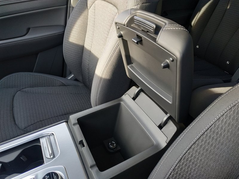 REXTON 2.2 CLUB+ (LAK) 7 (8952)