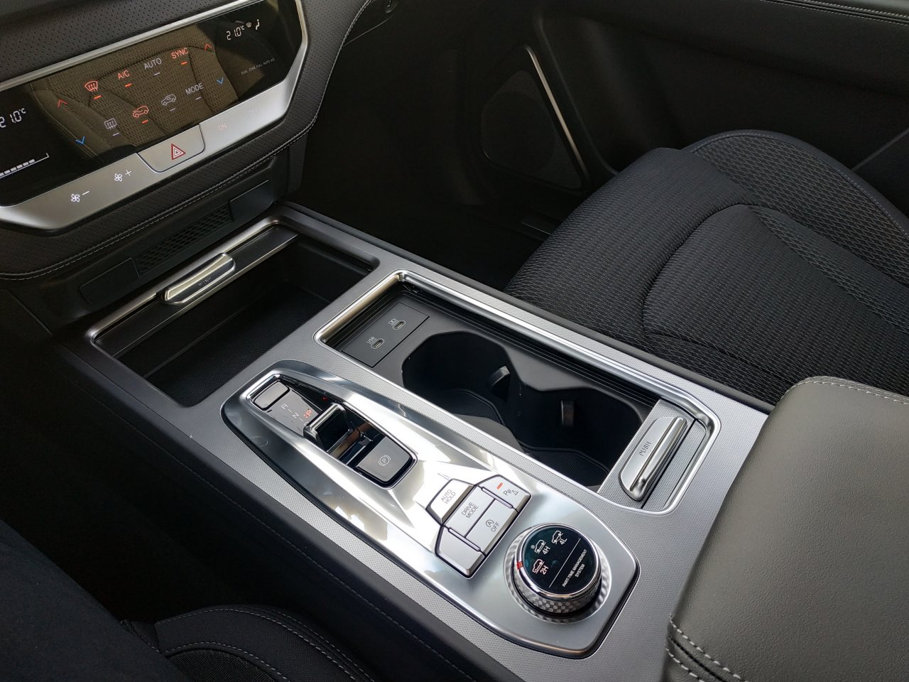 REXTON 2.2 CLUB+ (LAK) (9025)